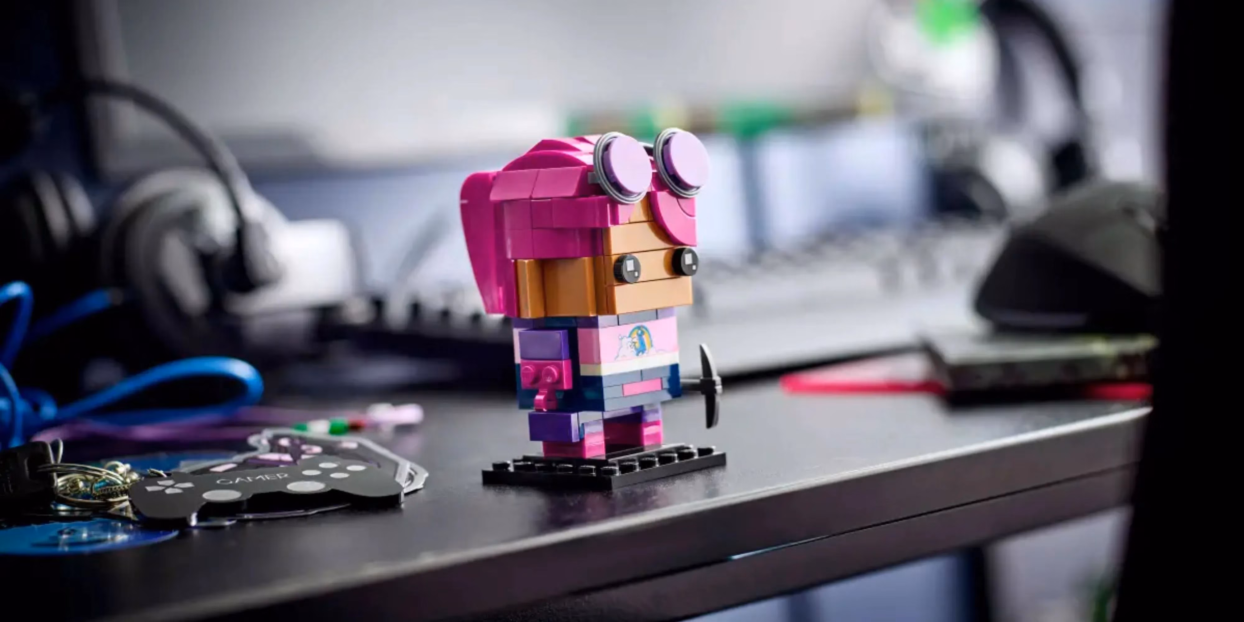 lego-fortnite-brite-bomber-brickheadz-free-gift-is-back-for-2026-holidays-here-s-how-to-get-it-image-0